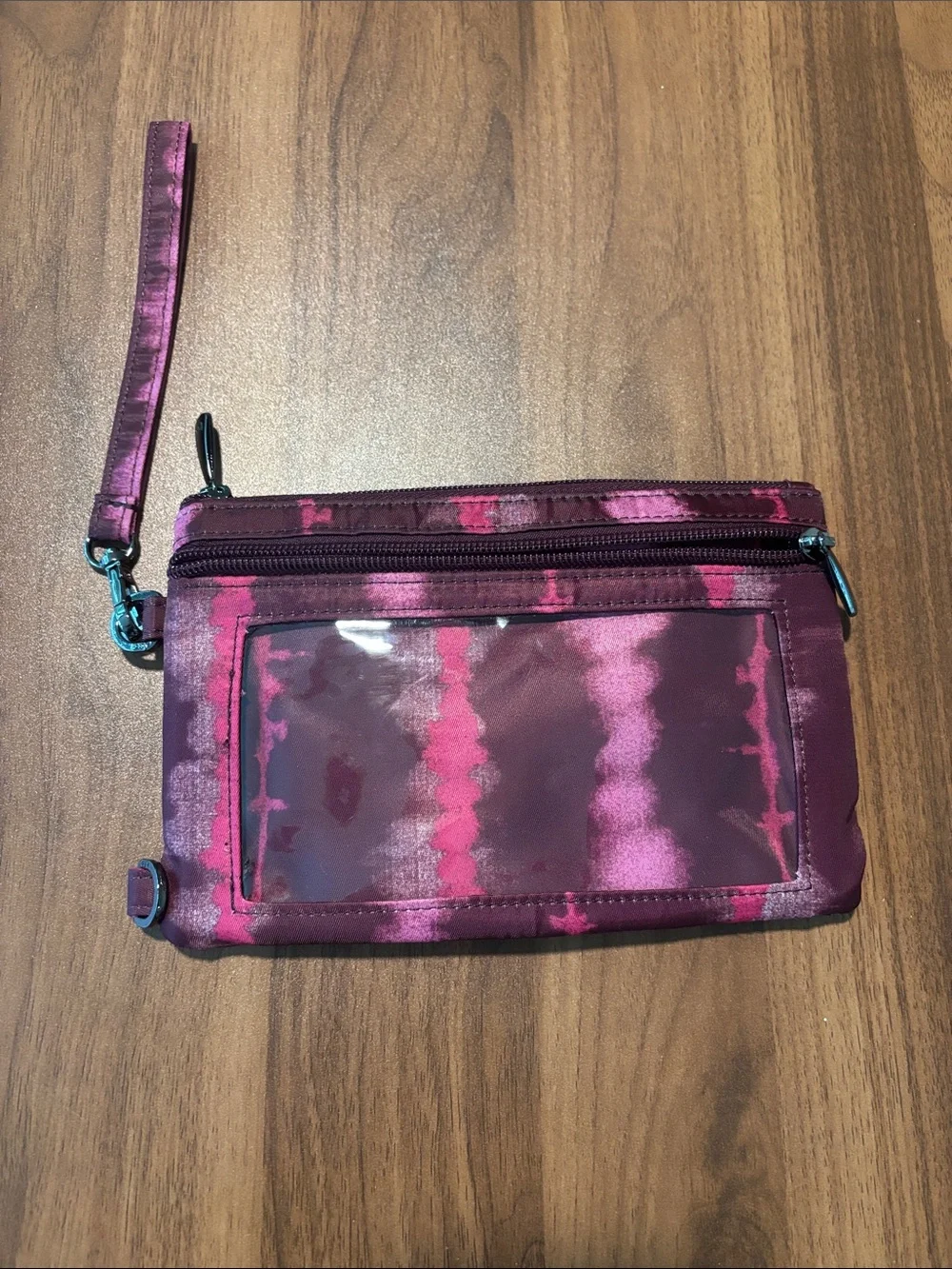 Lug Peekaboo Wristlet